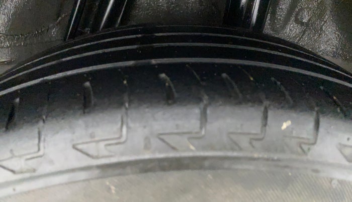 2017 Honda WR-V 1.2 i-VTEC VX MT, Petrol, Manual, 84,507 km, Left Rear Tyre Tread