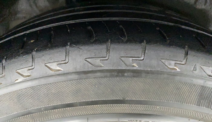 2017 Honda WR-V 1.2 i-VTEC VX MT, Petrol, Manual, 84,507 km, Right Rear Tyre Tread