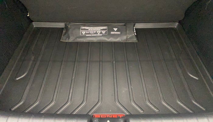 2022 KIA SONET HTK PLUS 1.2, Petrol, Manual, 11,198 km, Boot Inside