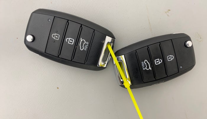 2022 KIA SONET HTK PLUS 1.2, Petrol, Manual, 11,198 km, Key Close Up