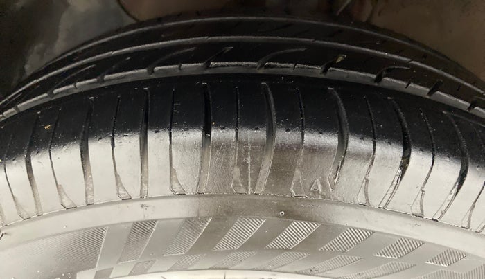 2016 Hyundai Elite i20 SPORTZ 1.2, Petrol, Manual, 67,715 km, Left Front Tyre Tread