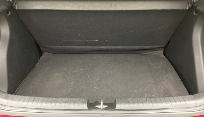 2016 Hyundai Elite i20 SPORTZ 1.2, Petrol, Manual, 67,715 km, Boot Inside