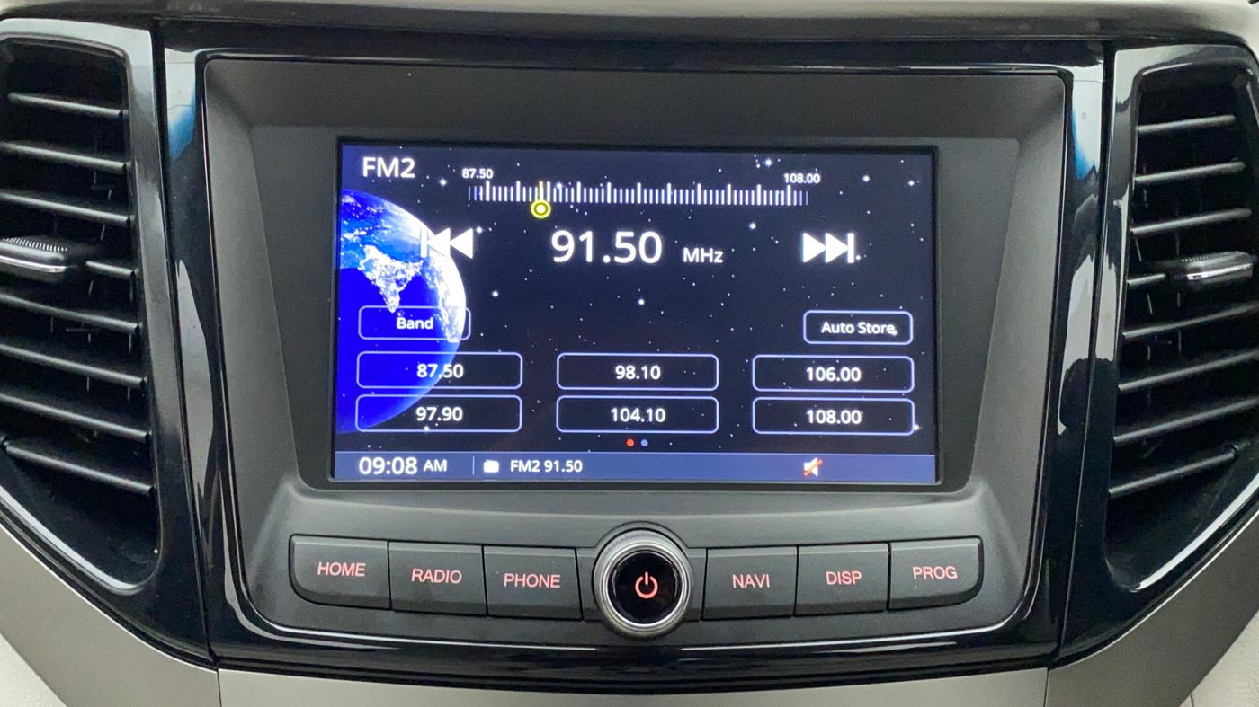 2021 Mahindra XUV300 W8 (O) DIESEL  AT, Diesel, Automatic, 29,594 km, Infotainment System