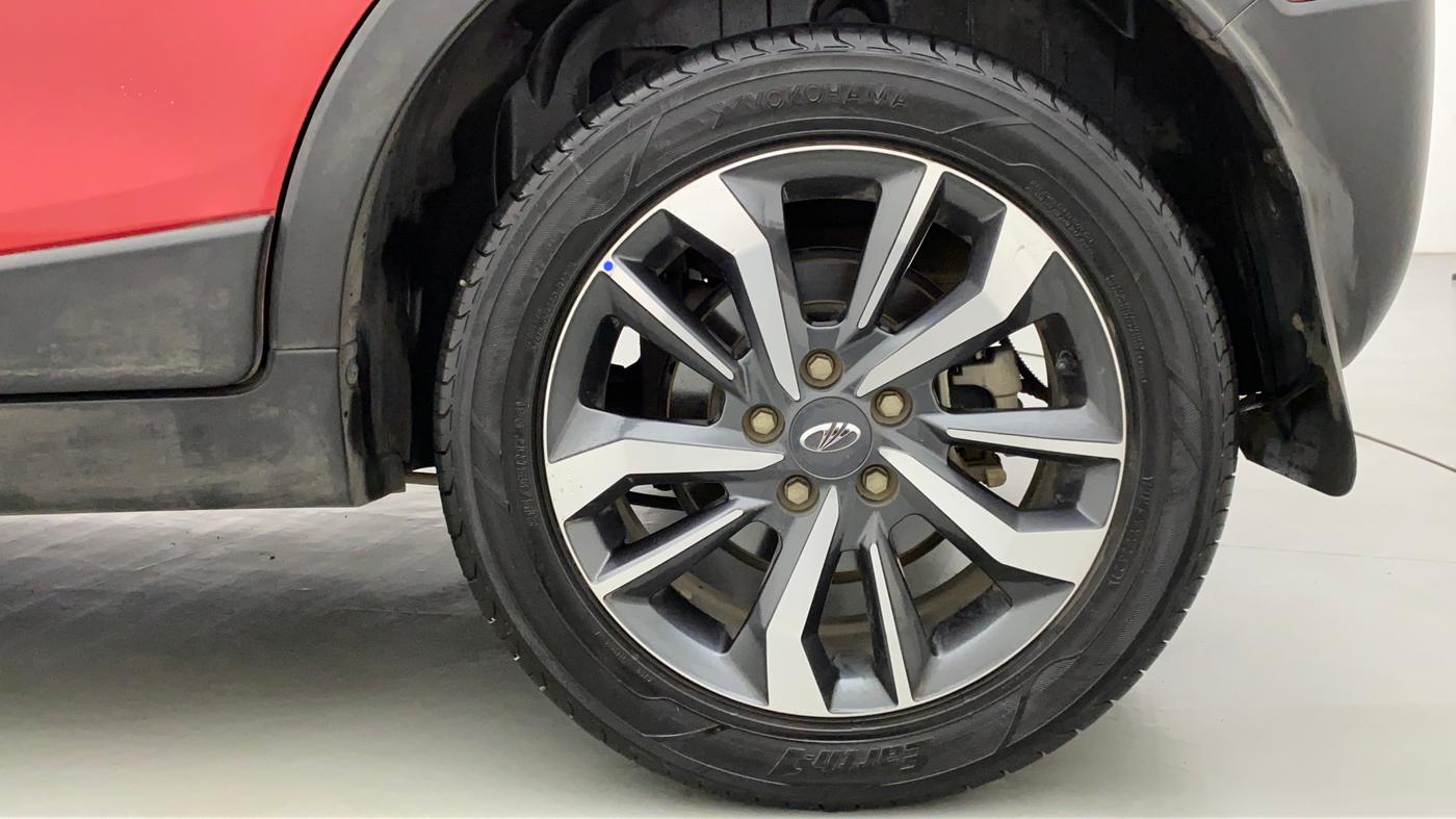 2021 Mahindra XUV300 W8 (O) DIESEL  AT, Diesel, Automatic, 29,594 km, Left Rear Wheel
