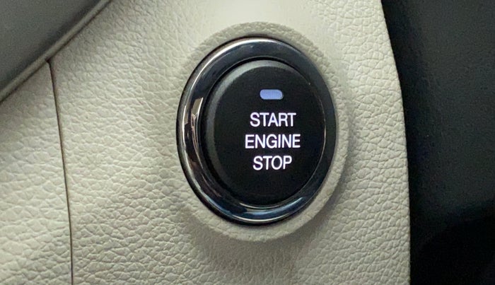 2021 Mahindra XUV300 W8 (O) DIESEL  AT, Diesel, Automatic, 29,594 km, Keyless Start/ Stop Button