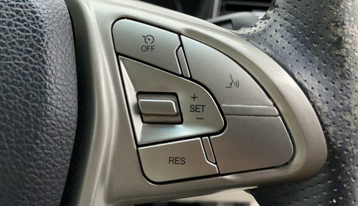 2021 Mahindra XUV300 W8 (O) DIESEL  AT, Diesel, Automatic, 29,594 km, Adaptive Cruise Control