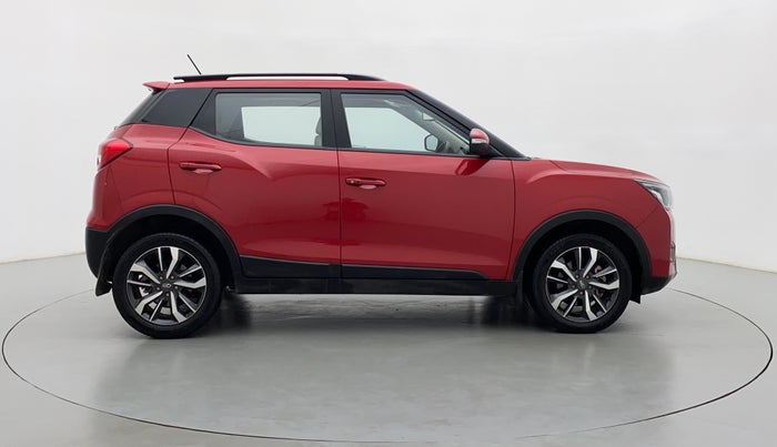 2021 Mahindra XUV300 W8 (O) DIESEL  AT, Diesel, Automatic, 29,594 km, Right Side