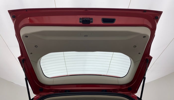 2021 Mahindra XUV300 W8 (O) DIESEL  AT, Diesel, Automatic, 29,594 km, Boot Door Open
