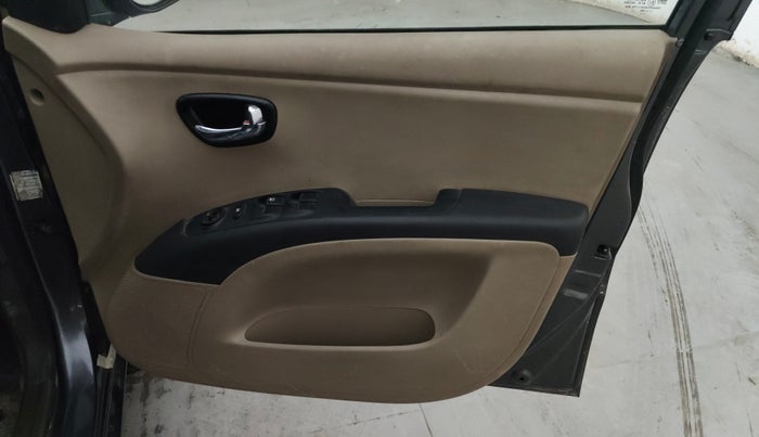 2013 Hyundai i10 MAGNA 1.2, Petrol, Manual, 52,515 km, Driver Side Door Panels Control