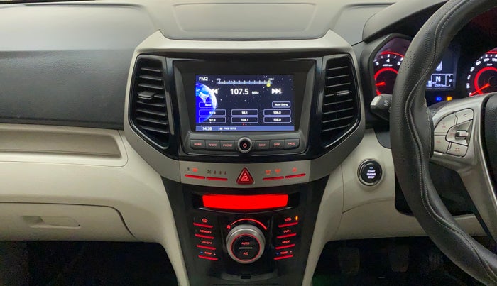 2019 Mahindra XUV300 W8(O) 1.2 PETROL DUAL TONE, Petrol, Manual, 15,646 km, Air Conditioner