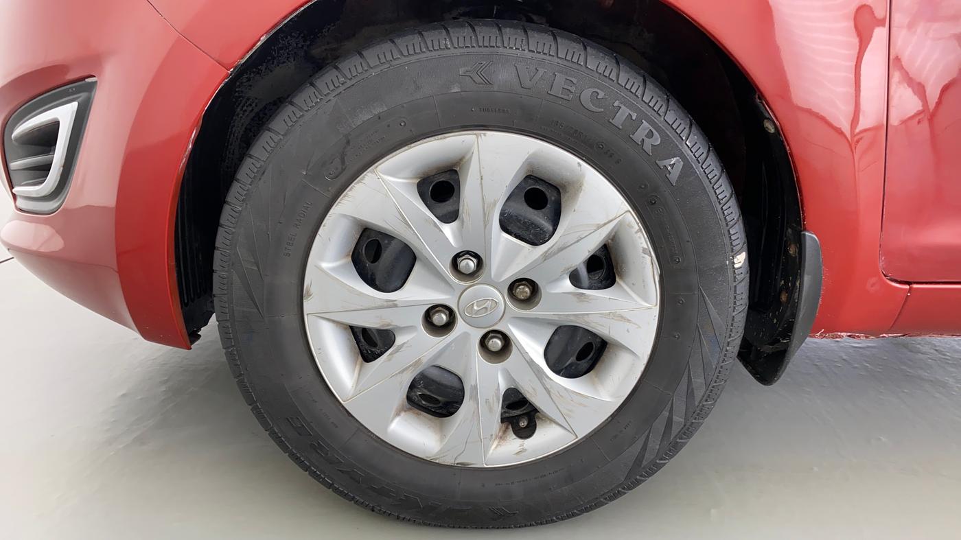 2013 Hyundai i20 MAGNA O 1.2, Petrol, Manual, 59,752 km, Left Front Wheel