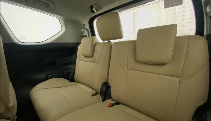 2016 Toyota Innova Crysta 2.4 VX 8 STR, Diesel, Manual, 70,470 km, Third Seat Row ( optional )