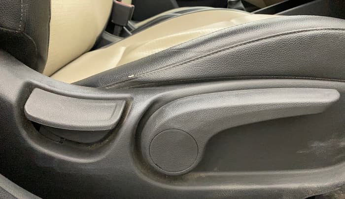 2017 Hyundai Verna 1.6 VTVT SX O, Petrol, Manual, 79,279 km, Driver Side Adjustment Panel