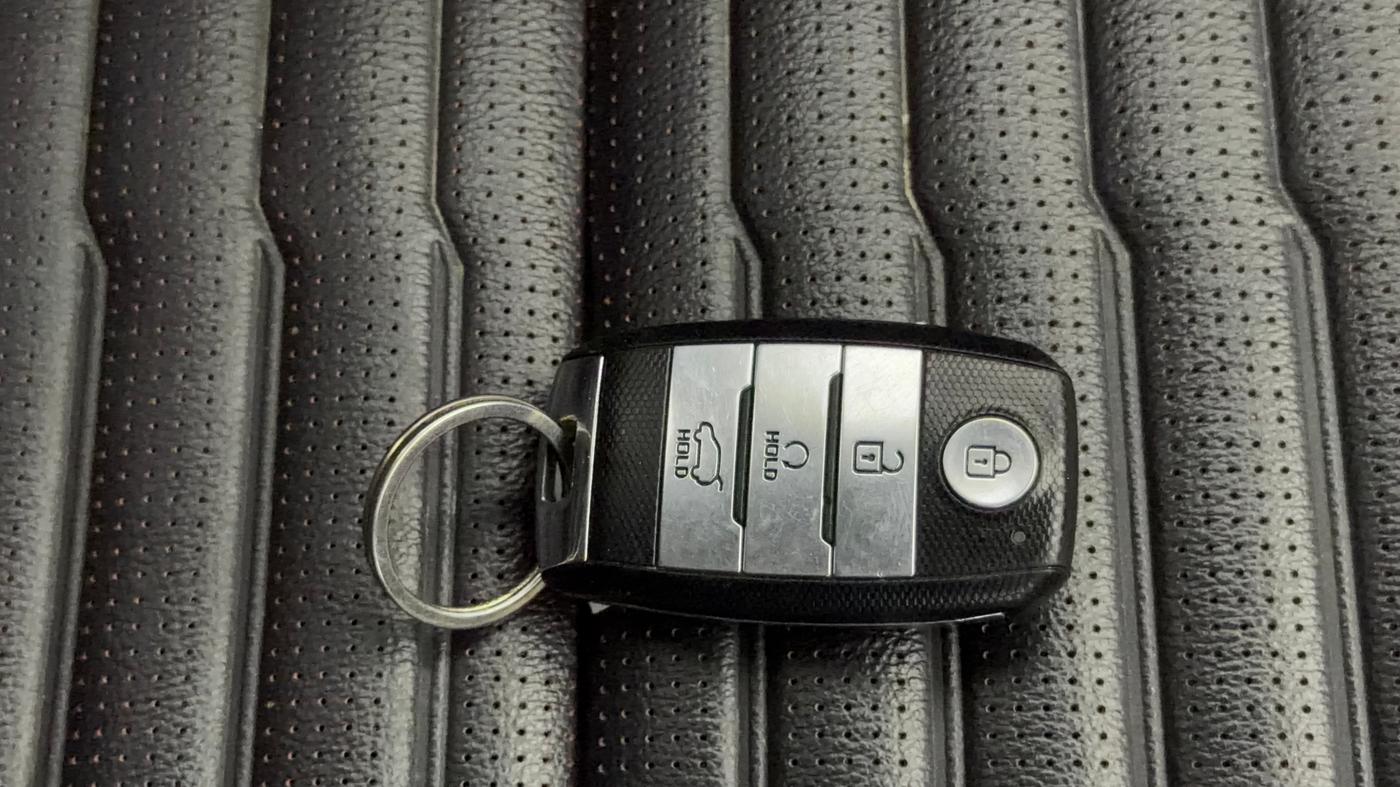 2021 KIA SONET GTX PLUS 1.0 IMT, Petrol, Manual, 64,334 km, Key Close Up