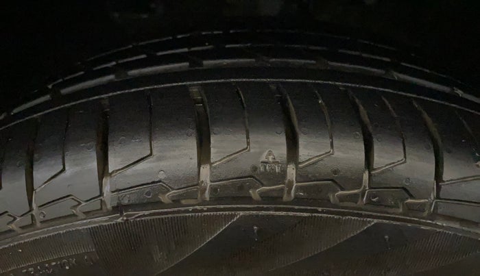 2021 Hyundai Verna S PLUS 1.5 VTVT, Petrol, Manual, 58,877 km, Left Front Tyre Tread