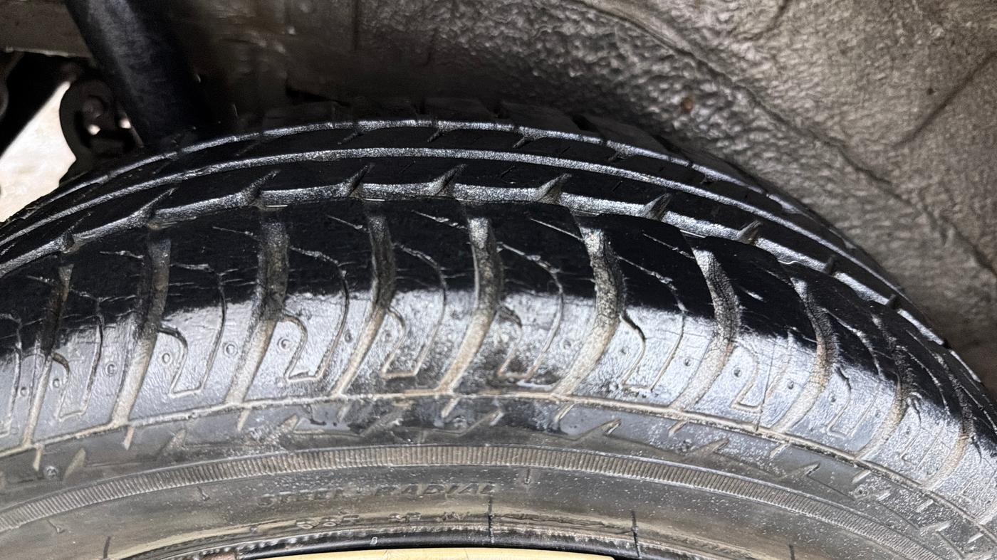2015 Maruti Wagon R 1.0 VXI, Petrol, Manual, 25,025 km, Right Rear Tyre Tread