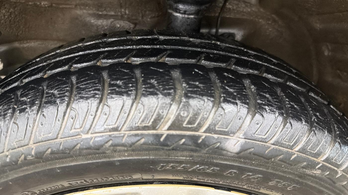 2015 Maruti Wagon R 1.0 VXI, Petrol, Manual, 25,025 km, Left Front Tyre Tread