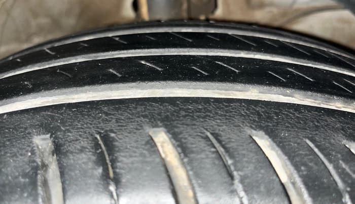 2023 Maruti Swift ZXI PLUS, Petrol, Manual, 39,187 km, Right Front Tyre Tread