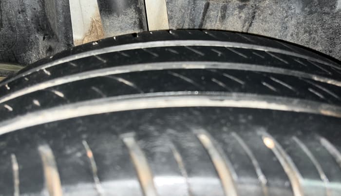 2023 Maruti Swift ZXI PLUS, Petrol, Manual, 39,187 km, Right Rear Tyre Tread