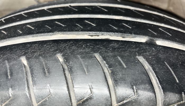 2023 Maruti Swift ZXI PLUS, Petrol, Manual, 39,187 km, Left Front Tyre Tread