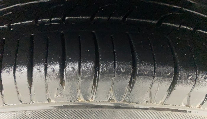 2015 Hyundai Eon ERA +, Petrol, Manual, 77,620 km, Left Rear Tyre Tread