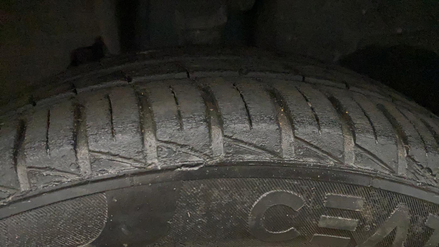 2021 Renault Kwid RXT 1.0 (O), Petrol, Manual, 35,393 km, Left Front Tyre Tread