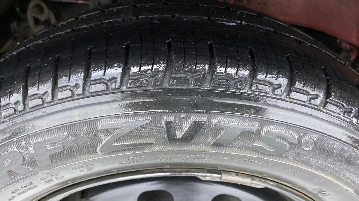 2018 Mahindra KUV 100 NXT K4+ 6S, Petrol, Manual, 61,644 km, Right Rear Tyre Tread