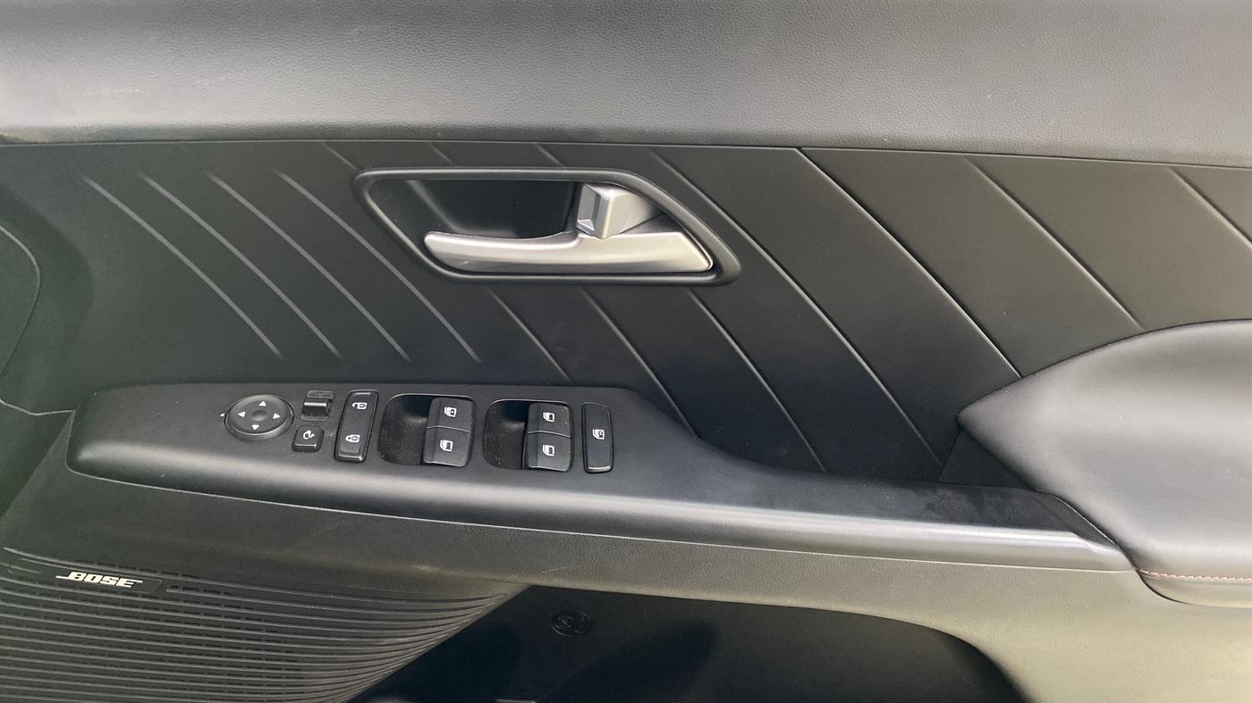 2023 Hyundai Verna SX (O) 1.5 TURBO PETROL DCT, Petrol, Automatic, 11,754 km, Driver Side Door Panels Control
