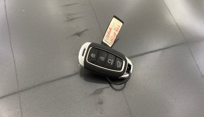 2023 Hyundai Verna SX (O) 1.5 TURBO PETROL DCT, Petrol, Automatic, 11,754 km, Key Close Up