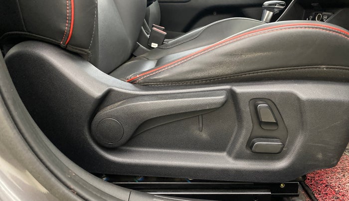 2023 Hyundai Verna SX (O) 1.5 TURBO PETROL DCT, Petrol, Automatic, 11,754 km, Driver Side Adjustment Panel