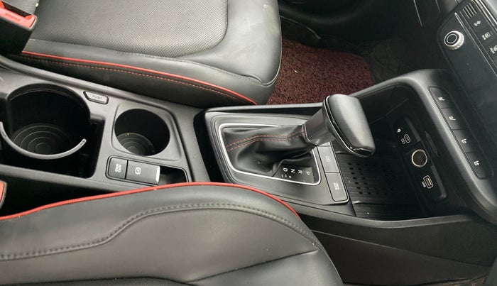 2023 Hyundai Verna SX (O) 1.5 TURBO PETROL DCT, Petrol, Automatic, 11,754 km, Gear Lever