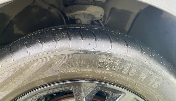 2023 Hyundai Verna SX (O) 1.5 TURBO PETROL DCT, Petrol, Automatic, 11,754 km, Right Front Tyre Tread