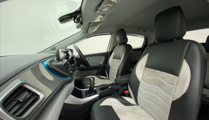 2020 Tata ALTROZ XZ PETROL, Petrol, Manual, 33,547 km, Right Side Front Door Cabin