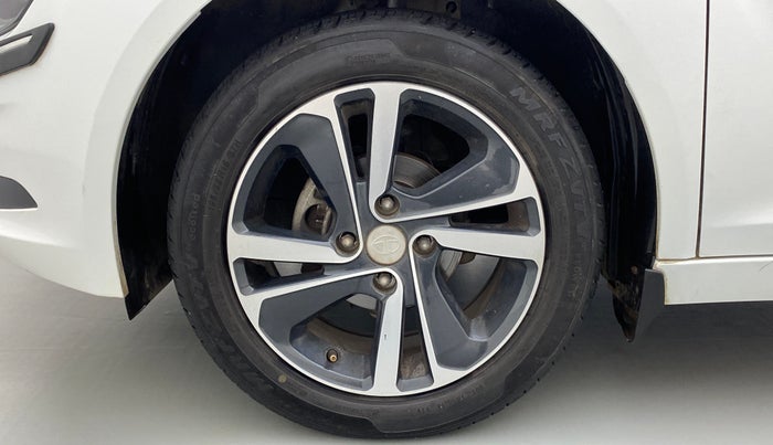 2020 Tata ALTROZ XZ PETROL, Petrol, Manual, 33,547 km, Left Front Wheel