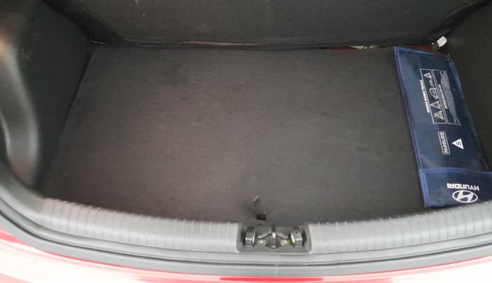 2017 Hyundai Grand i10 ASTA 1.2 KAPPA VTVT, Petrol, Manual, 43,661 km, Boot Inside