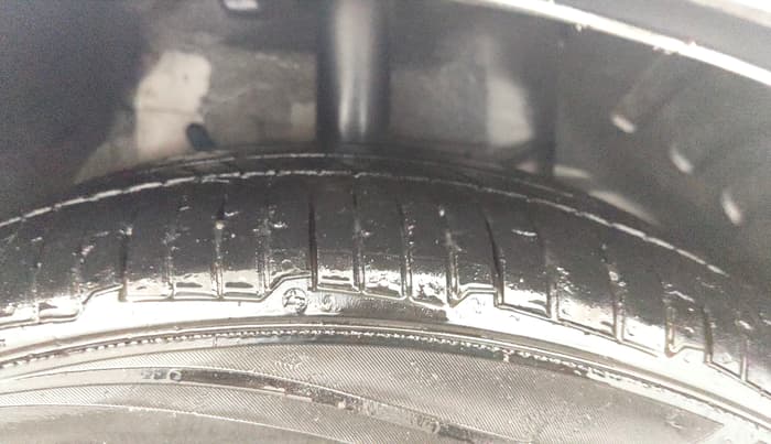 2014 Tata Zest XMS PETROL, Petrol, Manual, 52,214 km, Right Front Tyre Tread