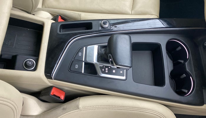 2021 Audi A4 40 TFSI TECHNOLOGY, Petrol, Automatic, 62,701 km, Gear Lever