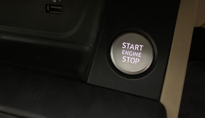 2021 Audi A4 40 TFSI TECHNOLOGY, Petrol, Automatic, 62,701 km, Keyless Start/ Stop Button