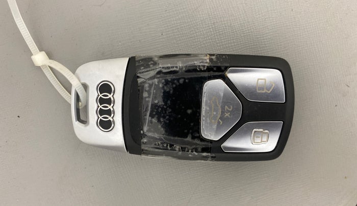 2021 Audi A4 40 TFSI TECHNOLOGY, Petrol, Automatic, 62,701 km, Key Close Up