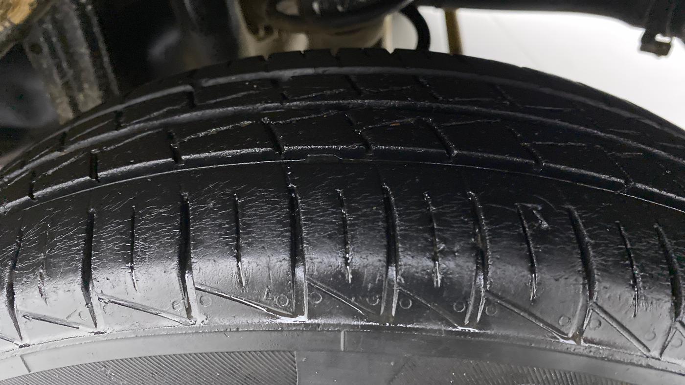 2019 Maruti Alto LXI, Petrol, Manual, 28,234 km, Left Rear Tyre Tread