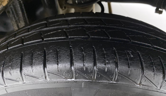 2019 Maruti Alto LXI, Petrol, Manual, 28,234 km, Left Rear Tyre Tread