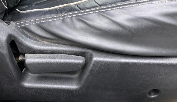 2019 Maruti Alto LXI, Petrol, Manual, 28,234 km, Driver Side Adjustment Panel