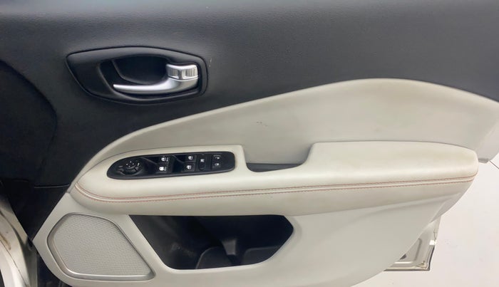 2018 Jeep Compass LIMITED (O) 2.0 DIESEL 4X4, Diesel, Manual, 1,15,207 km, Driver Side Door Panels Control