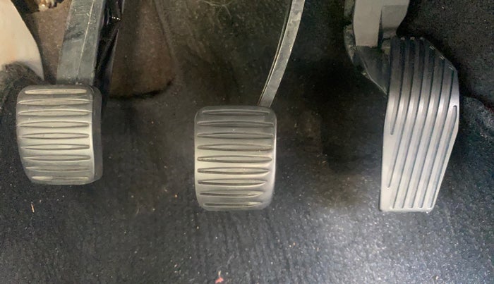 2018 Jeep Compass LIMITED (O) 2.0 DIESEL 4X4, Diesel, Manual, 1,15,207 km, Pedals