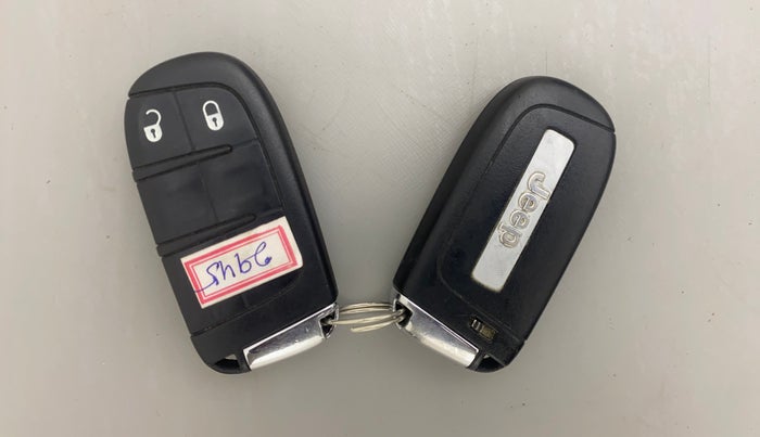 2018 Jeep Compass LIMITED (O) 2.0 DIESEL 4X4, Diesel, Manual, 1,15,207 km, Key Close Up