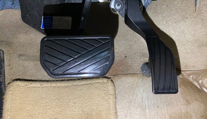 2019 Maruti Ciaz ALPHA  AT 1.5 SHVS PETROL, Petrol, Automatic, 90,492 km, Pedals