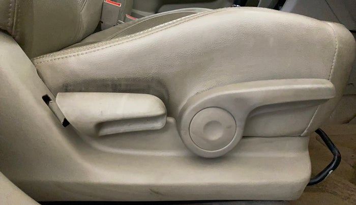 2019 Maruti Ciaz ALPHA  AT 1.5 SHVS PETROL, Petrol, Automatic, 90,492 km, Driver Side Adjustment Panel