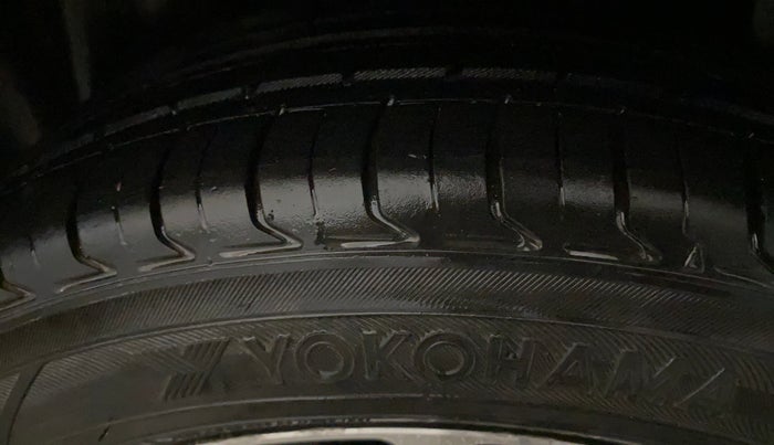 2019 Maruti Ciaz ALPHA  AT 1.5 SHVS PETROL, Petrol, Automatic, 90,492 km, Left Rear Tyre Tread