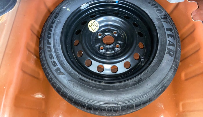 2019 Maruti Ciaz ALPHA  AT 1.5 SHVS PETROL, Petrol, Automatic, 90,492 km, Spare Tyre