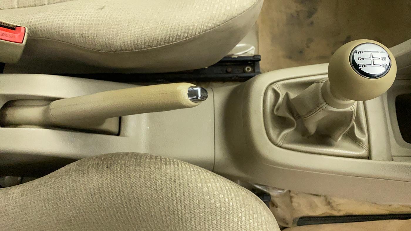 2013 Maruti Swift Dzire VDI, Diesel, Manual, 55,494 km, Gear Lever